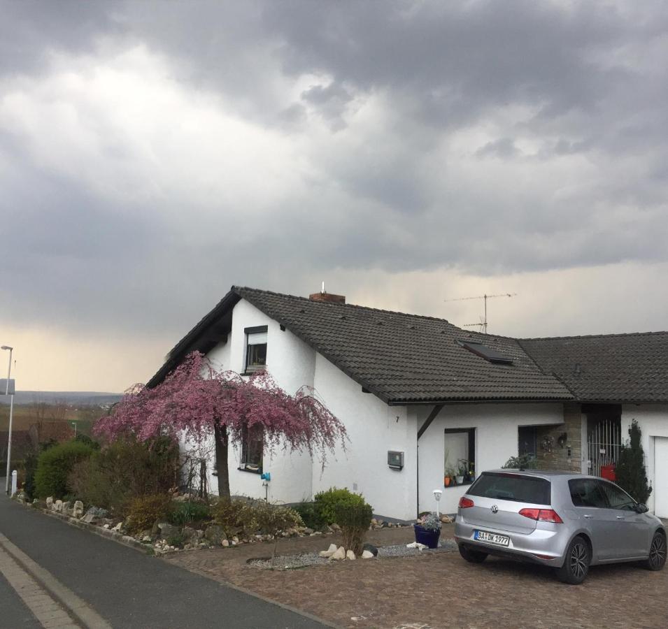 Ue Villa 4 Zimmer Хиршайд Екстериор снимка
