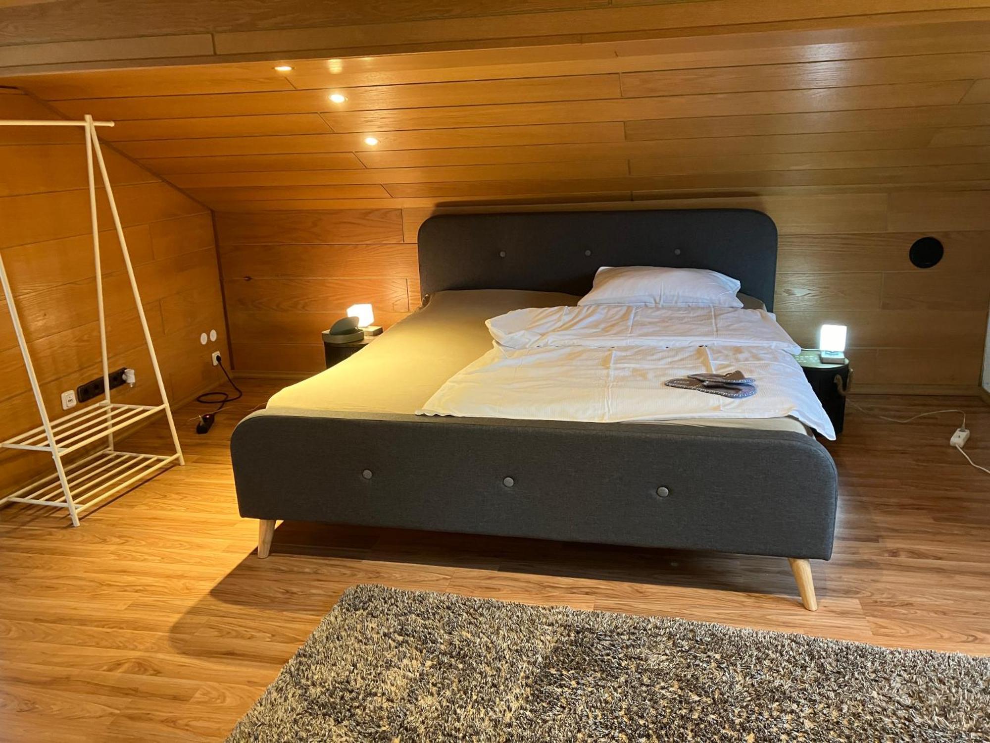 Ue Villa 4 Zimmer Хиршайд Екстериор снимка