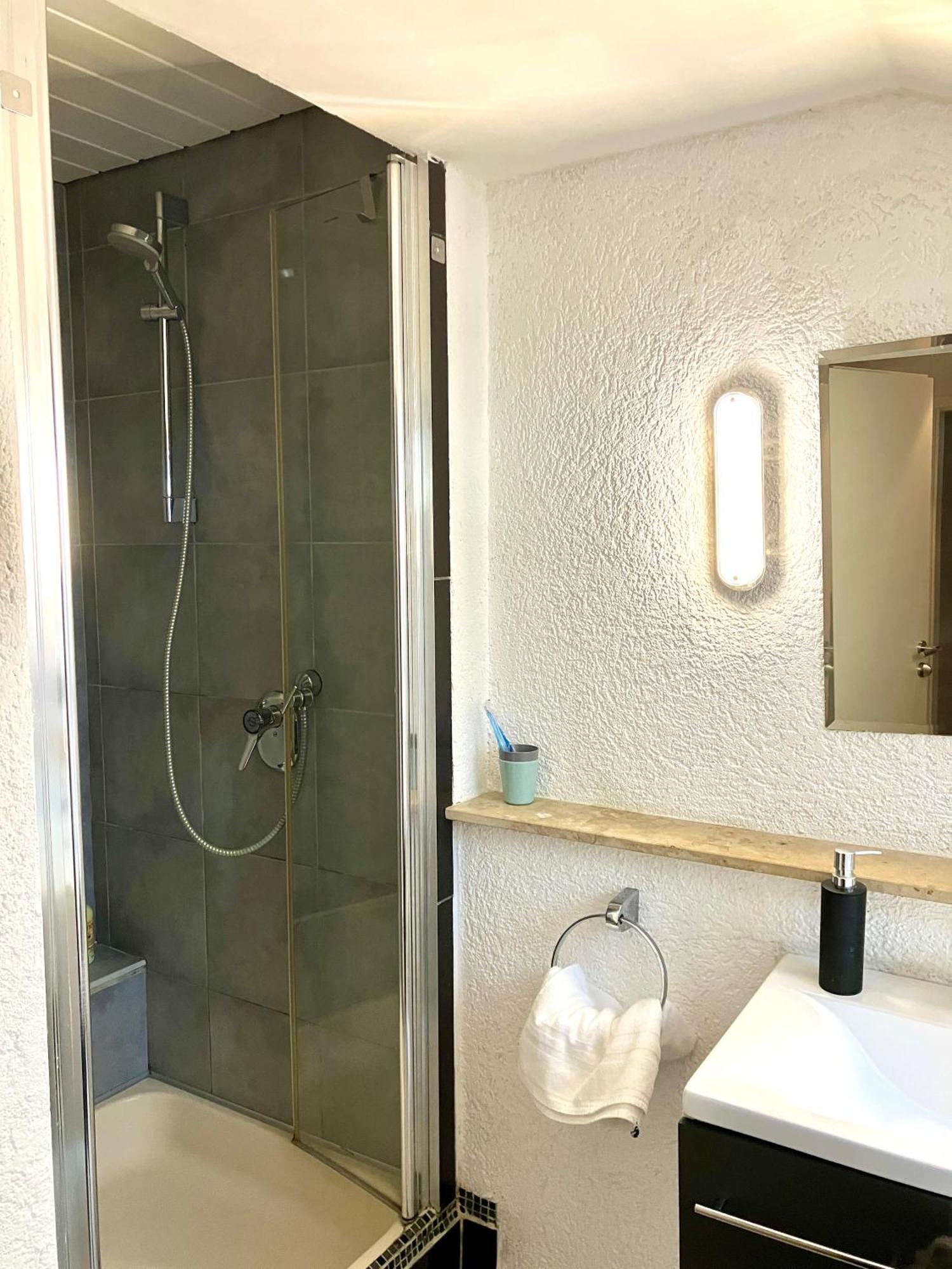 Ue Villa 4 Zimmer Хиршайд Екстериор снимка